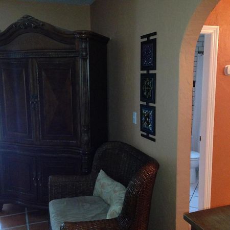 Mango Inn Bed And Breakfast Lake Worth Beach Room photo