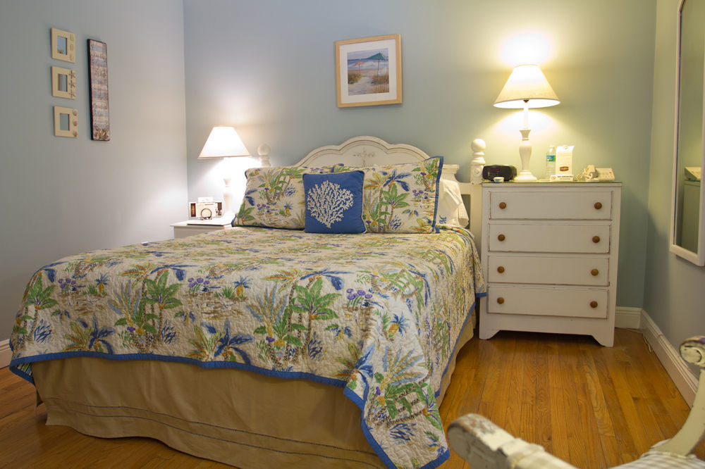 Mango Inn Bed And Breakfast Lake Worth Beach Exterior photo
