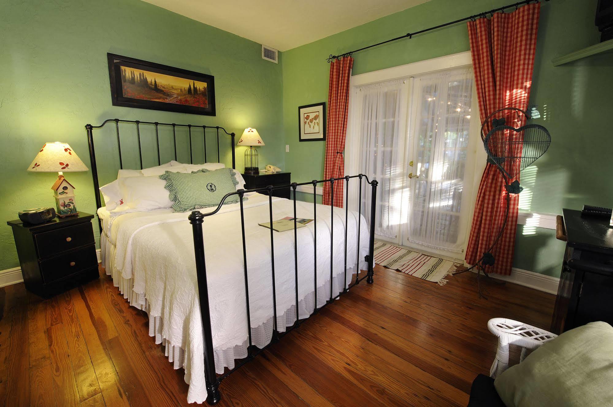Mango Inn Bed And Breakfast Lake Worth Beach Room photo