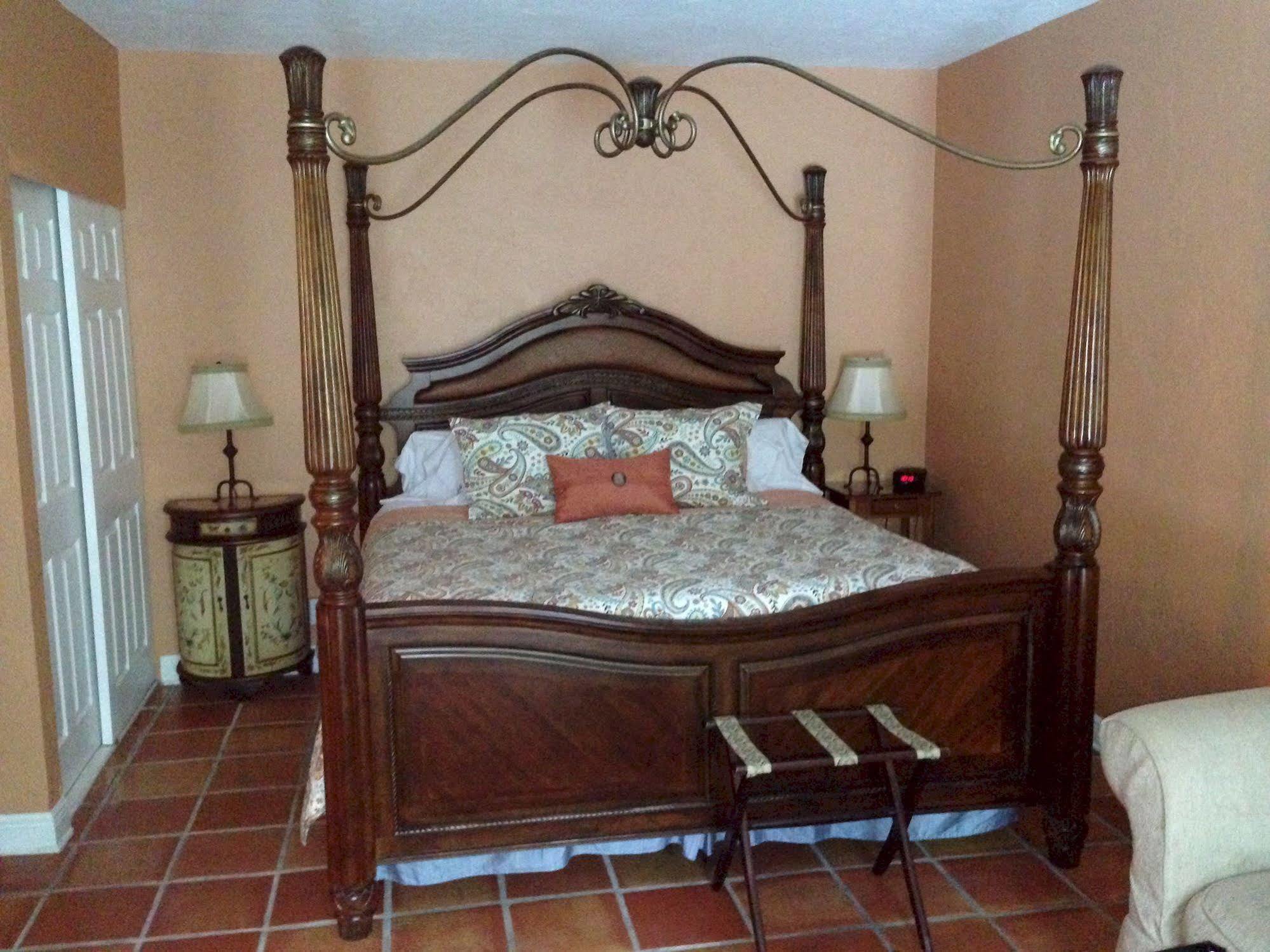 Mango Inn Bed And Breakfast Lake Worth Beach Exterior photo